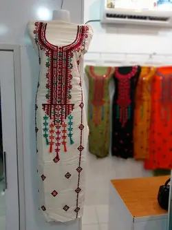 لباس بلوچی نخی منگوله‌دار رنگ سفید ml105