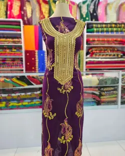 کندوره نواردوزی شده بادمجونی رنگ با طرح پارچه پولکی ml151