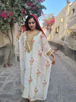 لباس مجلسی سفید گلدوزی شده ml111