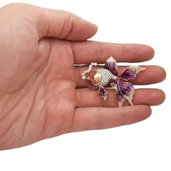 گل سینه زنانه طرح ماهی کد g2