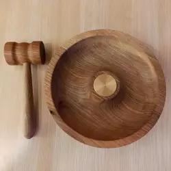 ظرف گردو شکن چوبی اصل با دسته‌ یا چکش مقاوم با کیفیت