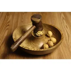 ظرف گردو شکن چوبی اصل با دسته‌ یا چکش مقاوم با کیفیت