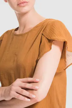 بلوز آستین چین دار