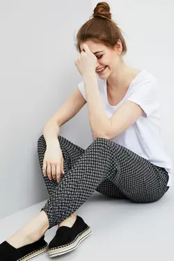 شلوار پارچه ای گلدار