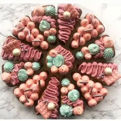 کیک اسلایسی با تم گلبهی