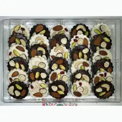 شکلات دارک و سفید آجیلی