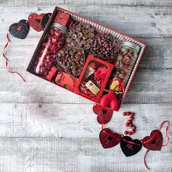 پک شماره ۳ گیفت تنقلات ولنتاینی