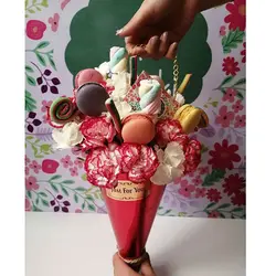 دسته گل ولنتاینی گل و ماکارون