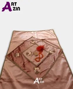 سجاده نماز عروس دخترانه صورتی سه تیکه روبان دوزی کد: ۱ - ۷۰۵