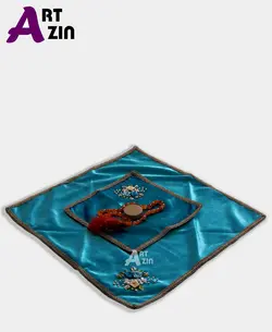 سجاده جانماز دو تیکه گل دار آبی جهیزیه عروس کد: ۱ - ۷۰۲