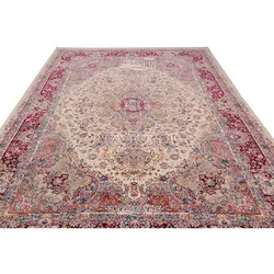 فرش ماشینی ابریشم بافت مشهد اردهال کد ب30 زمینه موزی حاشیه ارغوانی