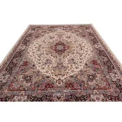 فرش ماشینی ابریشم بافت مشهد اردهال کد ب30 زمینه موزی حاشیه ارغوانی