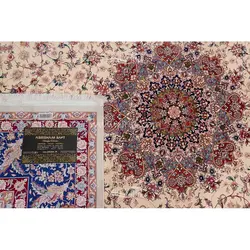 فرش ماشینی ابریشم بافت مشهد اردهال کد ب31 زمینه موزی حاشیه سرمه‌ای