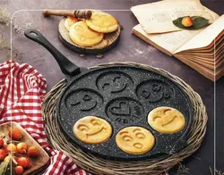 تابه پنکیک چدنی طرح دار