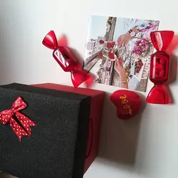 باکس قرمز و عکس