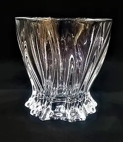 تنگ و لیوان پلانتیکا چک