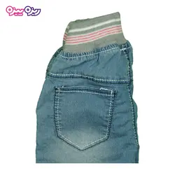 شلوارک جین راسته پاپیون‌دار طرح دختر بادکنک به دست کد 2586