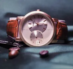 ABBYGALE watch طرح جدید ابی گل 2 موتوره با بغل ثانیه بزرگ تقویم دار طراحی استثنایی و بی نظیر بارنگ قاب مسی براق