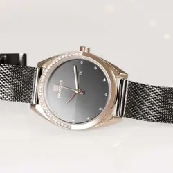 NAVIFORCE NF5015M جدید حصیری ناوی فورس زنانه صفحه و دور شیشه نگین دار * با تاریخ روز شمار * کلاسیک * توضیحات..