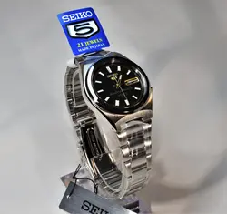SEIKO 5 SNKC57 اتوماتیک خلبانی اورجینال ساخت ژاپن سیکو 5 اتومات موتور سیکو 21 سنگ اصل ** فول استیل ** 2 تقویم صفحه مشکی