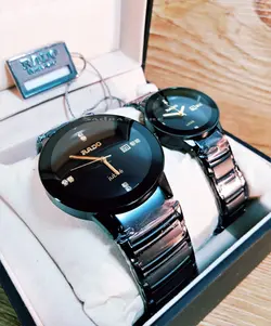 RADO WATCH jubile موتور ژاپن رادو ست زنانه مردانه موتورباکیفیت نگین دار بهمراه تقویم ** مشکی درب استیل طرح سرامیک **