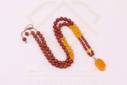 گردنبند جاسپر قرمز و عقیق زرد با مدال بیضی عقیق زرد با حکاکی دعای شرف الشمس