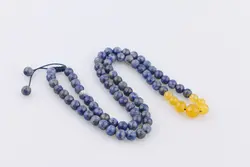 گردنبند لاجورد و عقیق زرد با حکاکی دعای شرف الشمس