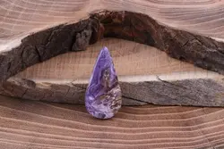 نگین اشکی چاروئیت طلایی