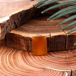 نگین عقیق زرد مستطیل با حکاکی دعای شرف الشمس