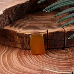 نگین عقیق زرد با حکاکی دعای شرف الشمس