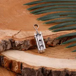 مدال نقره جا حرزی طرح قلعه با حرز امام جواد روی پوست آهو