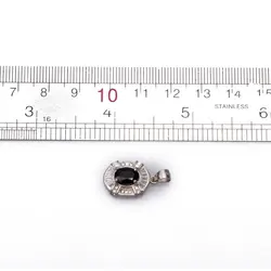 مدال نقره با نگین یاقوت