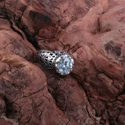 انگشتر نقره با نگین موزانایت و رکاب دست ساز