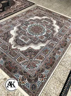 خرید فرش 700 شانه حوض نقره کرم