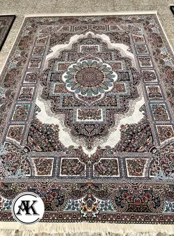 خرید فرش 700 شانه حوض نقره کرم