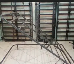 کفی فلزی جک دار پایه دار