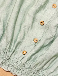 شومیز دکمه چوبی