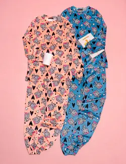 ست بلوز و شلوار مخمل طرحدار با طرحهای عروسکی ۲