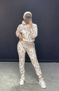 ست هودی+شلوار استیکردار کد 188052