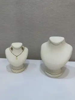 مانکن جواهرات دکتری کوچک سفید