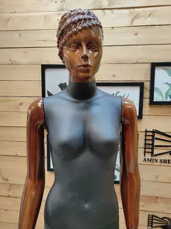 مانکن زنانه مشکی طرح چوب