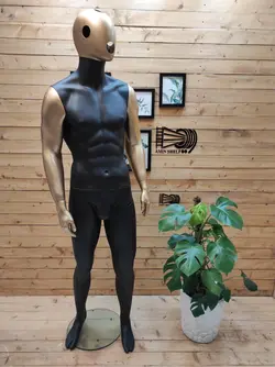 مانکن مردانه مشکی طلایی چهره فضایی