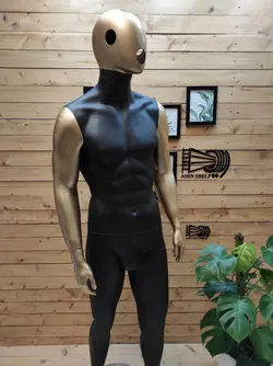 مانکن مردانه مشکی طلایی چهره فضایی