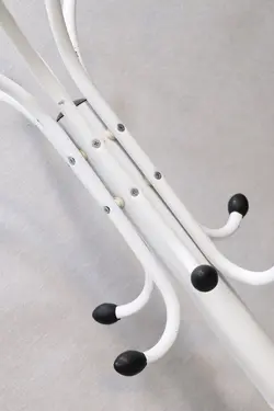 جالباسی پایه سنگی ایستاده