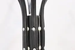 جالباسی پایه سنگی ایستاده