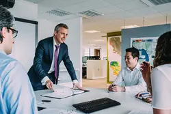 آموزش بازاریابی و فروش تلفنی