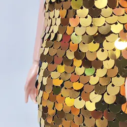 عروسک باربی با لباس پولک دار