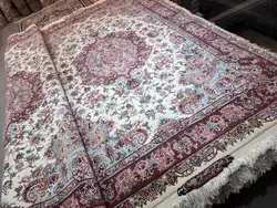 فرش طرح خطیبی قلم رج 30 گل ابریشم اندازه جفت 6 متری