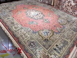 فرش دستباف طرح نامی کارکرده در حد نو رج ۶۰ چله و گل ابریشم تک ۹ متری