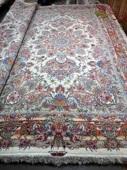 قالی دستباف طرح خطیبی رج 40حاشیه و گل ابریشم اندازه جفت 6 متری